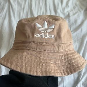 Adidas bucket hat